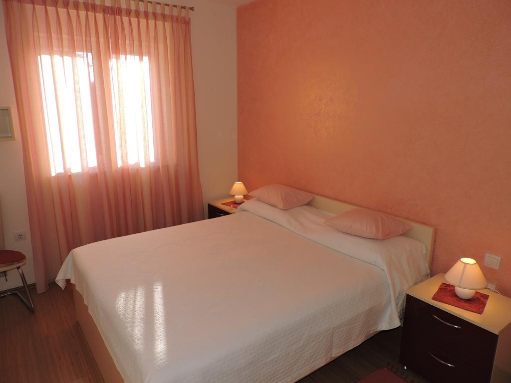 Apartman Legin Fazana Bagian luar foto