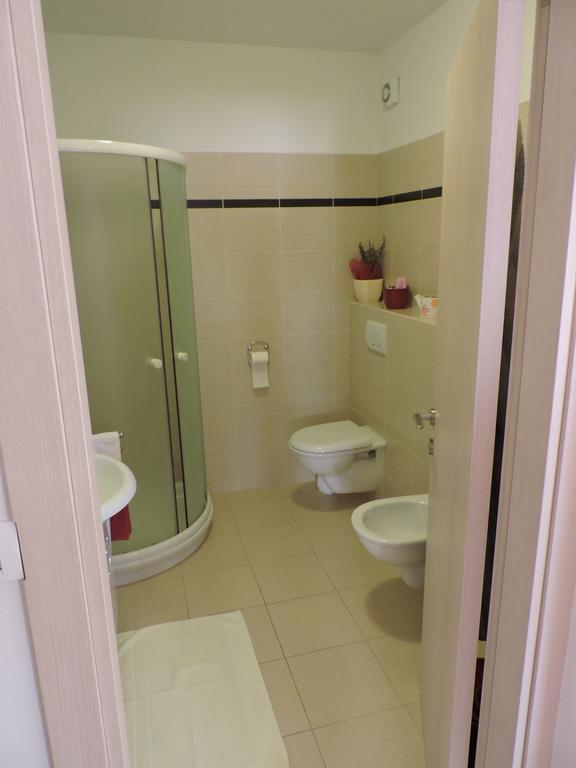 Apartman Legin Fazana Bagian luar foto