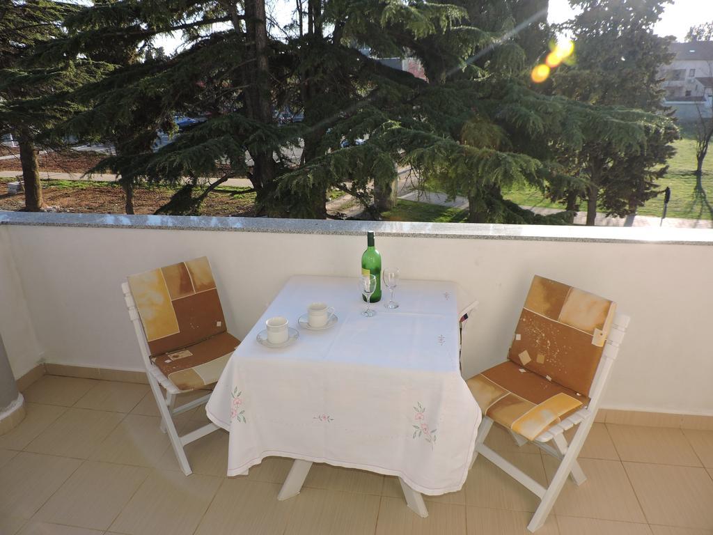 Apartman Legin Fazana Bagian luar foto